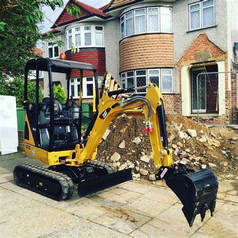 Simo's Mini Digger Hire 